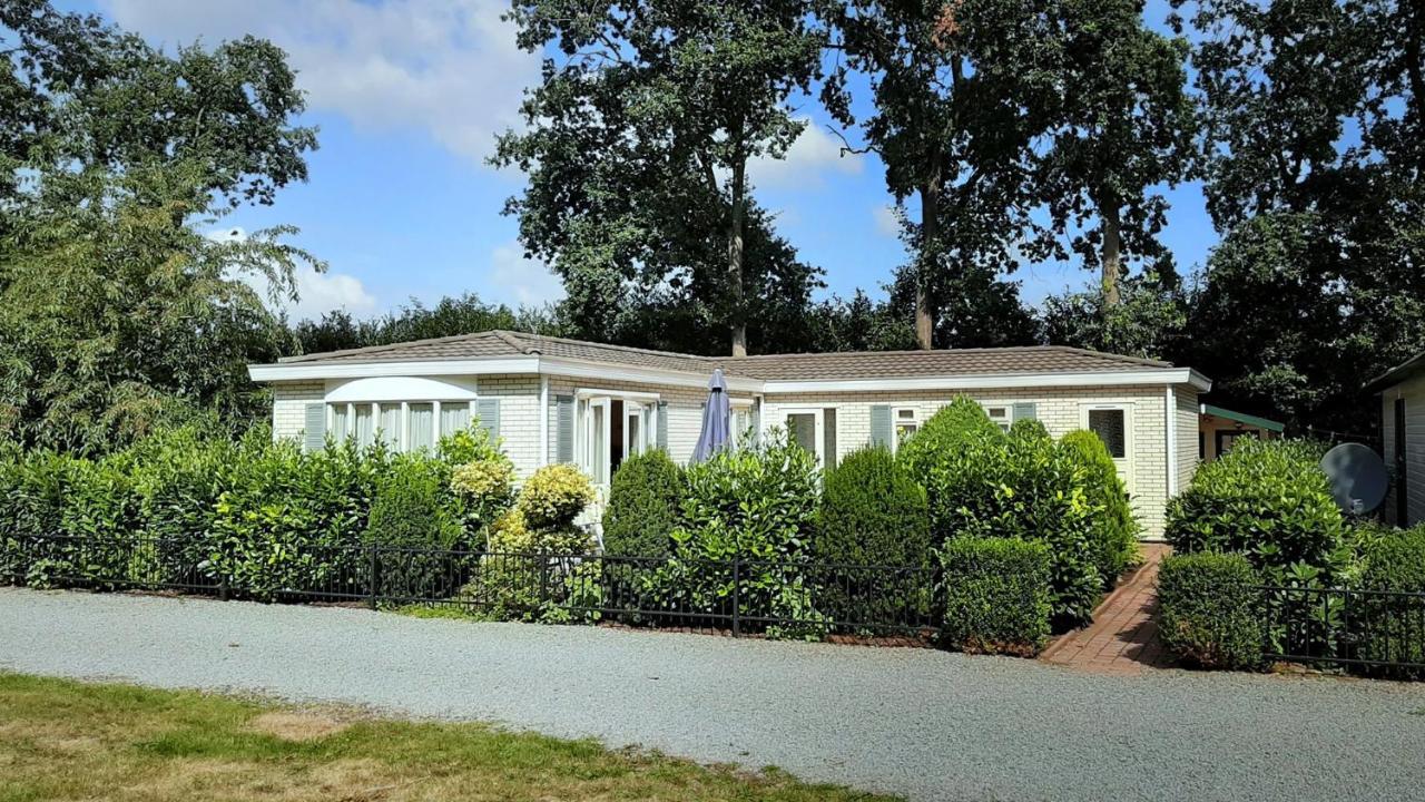 Chalet 42 'Vuursteenberg' Bospark Ijsselheide Zwolle Hattemerbroek Luaran gambar